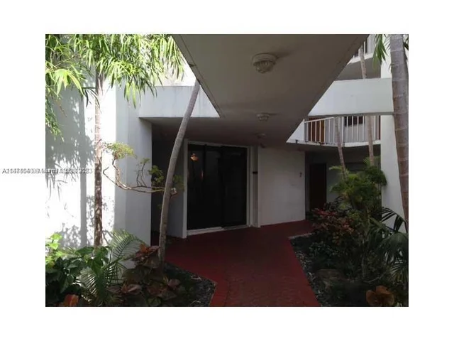 1075 93rd St # 403, Bay Harbor Islands FL 33154