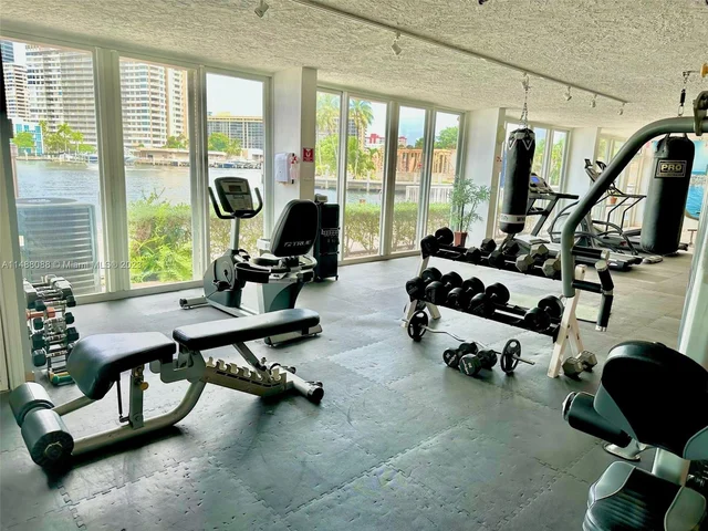 121 Golden Isles Dr # 907, Hallandale Beach FL 33009