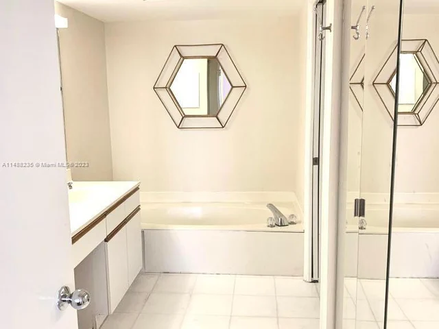 19101 Mystic Pointe Dr # 1104, Aventura FL 33180