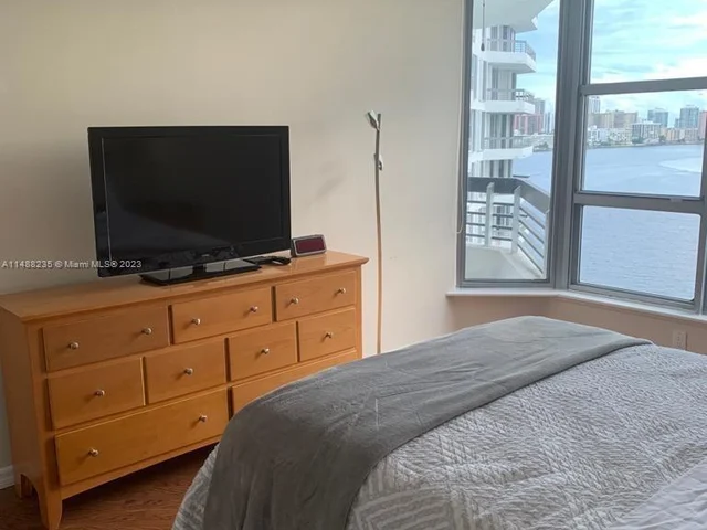 19101 Mystic Pointe Dr # 1104, Aventura FL 33180