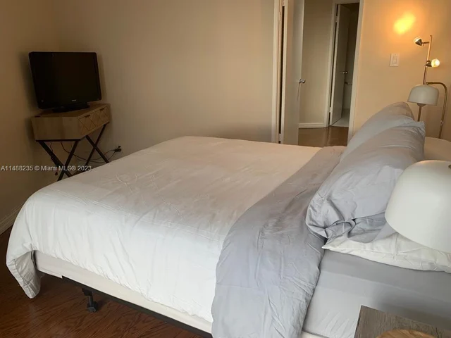 19101 Mystic Pointe Dr # 1104, Aventura FL 33180