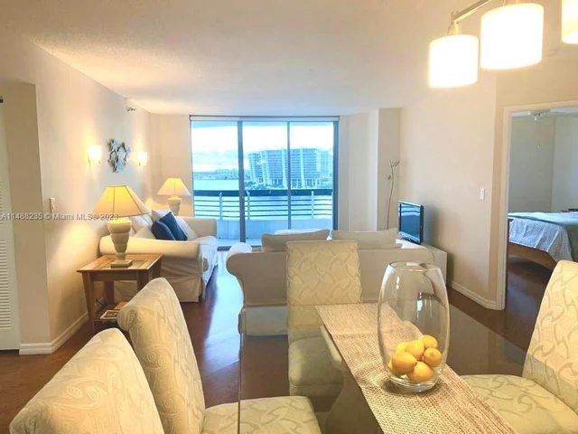 19101 Mystic Pointe Dr # 1104, Aventura FL 33180