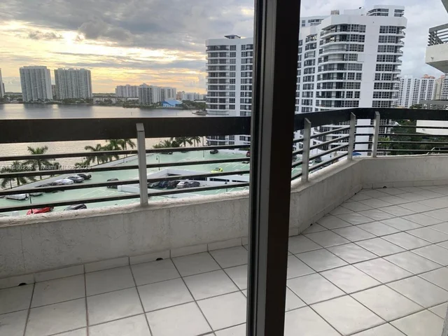 19101 Mystic Pointe Dr # 1104, Aventura FL 33180