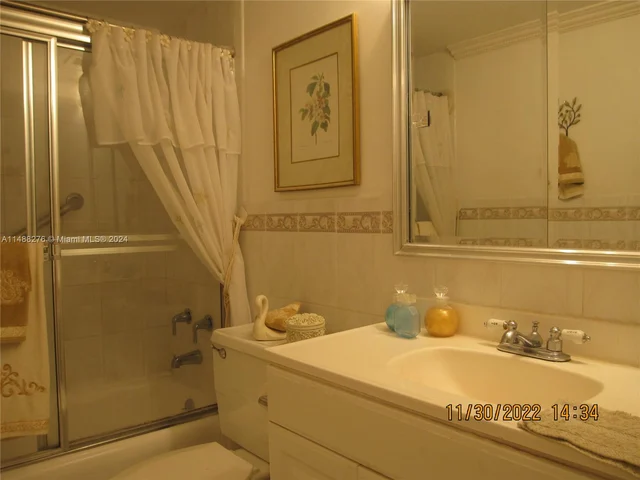 3180 S Ocean Dr, Hallandale Beach FL 33009