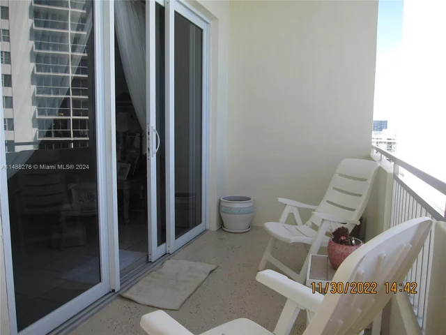 3180 S Ocean Dr, Hallandale Beach FL 33009