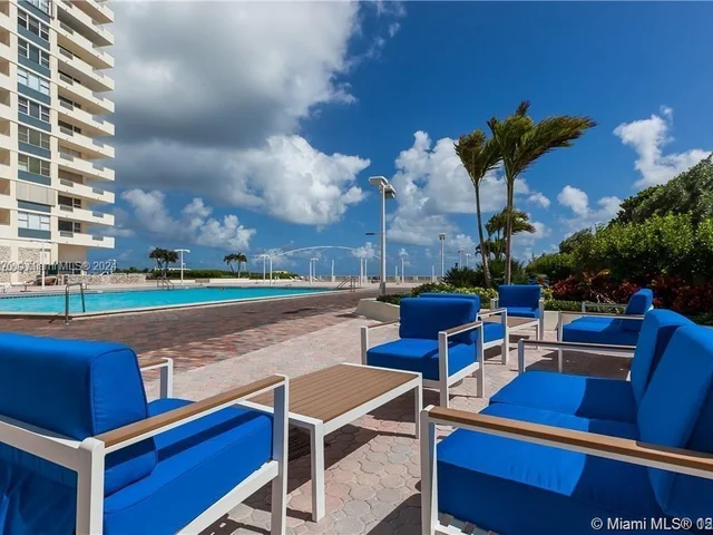 3180 S Ocean Dr, Hallandale Beach FL 33009