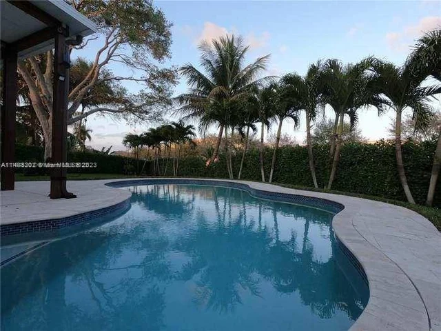 1410 SW 106th Ter, Davie FL 33324