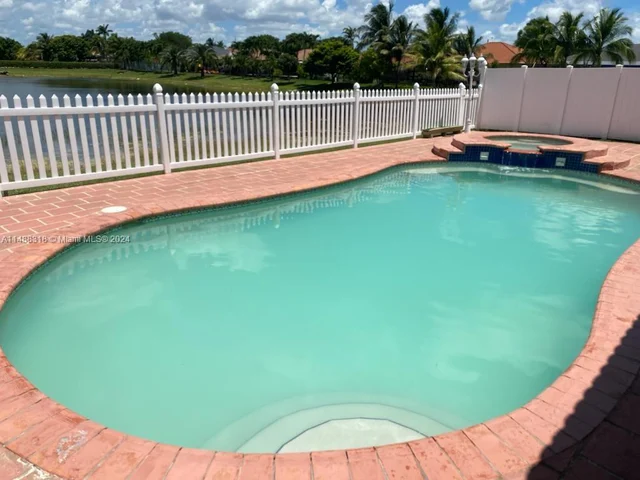 15973 SW 53rd Ter, Miami FL 33185