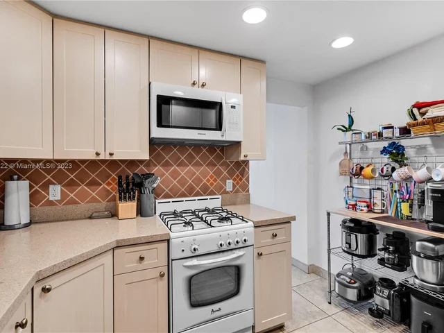 700 Biltmore Way # 802, Coral Gables FL 33134