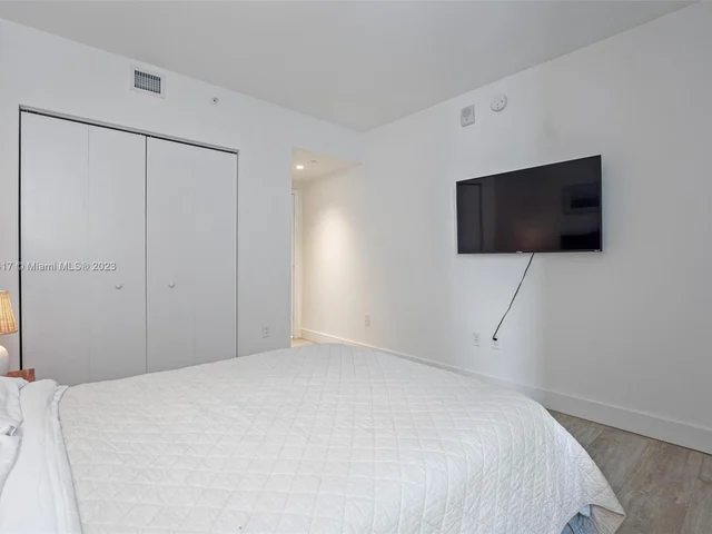 121 NE 34th St # 909, Miami FL 33137