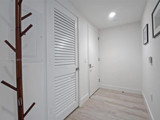 121 NE 34th St # 909, Miami FL 33137