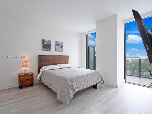 121 NE 34th St # 909, Miami FL 33137