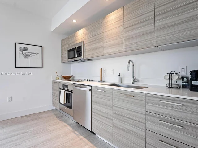 121 NE 34th St # 909, Miami FL 33137