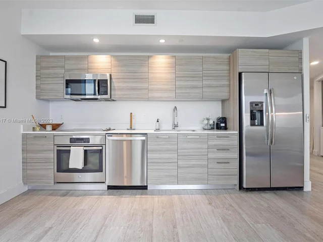 121 NE 34th St # 909, Miami FL 33137