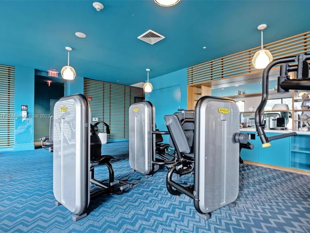 121 NE 34th St # 909, Miami FL 33137