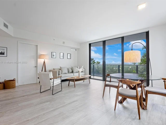 121 NE 34th St # 909, Miami FL 33137