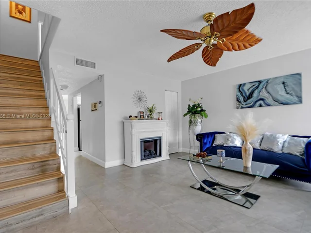 17120 SW 94th Ave # 405, Palmetto Bay FL 33157