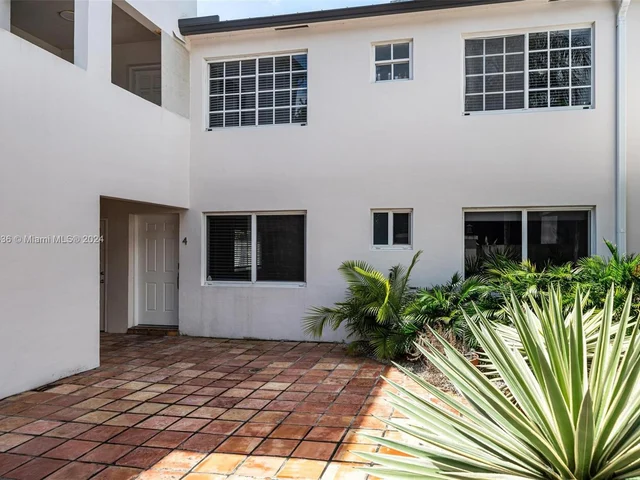 2918 Bird Ave # 4, Miami FL 33133