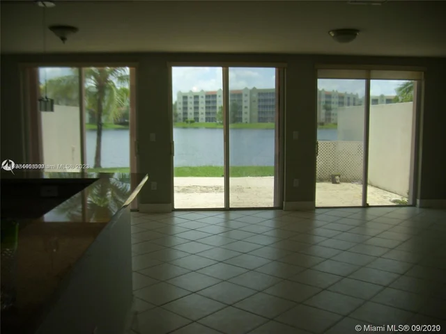 6275 NW 109th Ave, Doral FL 33178