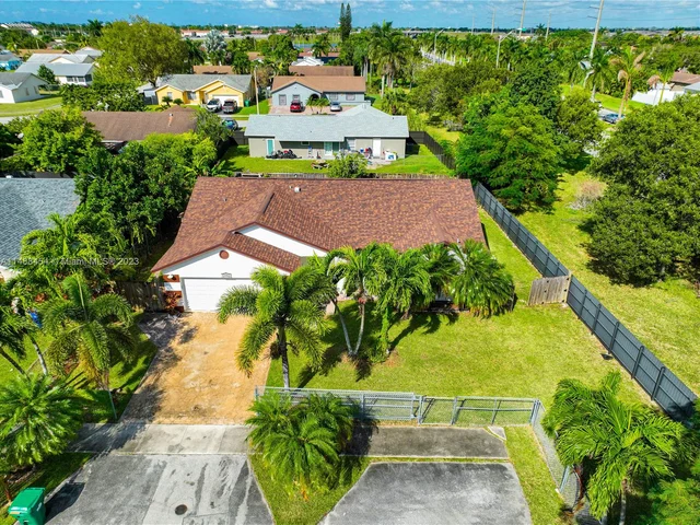 13701 SW 283rd Ter, Homestead FL 33033