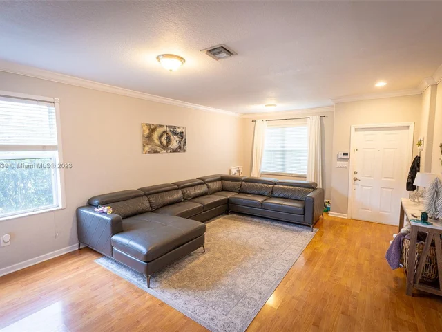 1100 SE 16th Ave, Homestead FL 33035