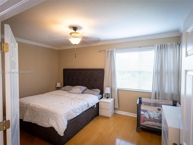 1100 SE 16th Ave, Homestead FL 33035