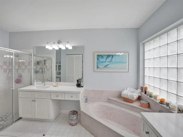 1930 NW 182nd Ter, Pembroke Pines FL 33029