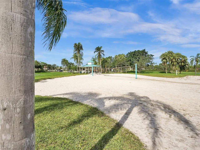 1930 NW 182nd Ter, Pembroke Pines FL 33029