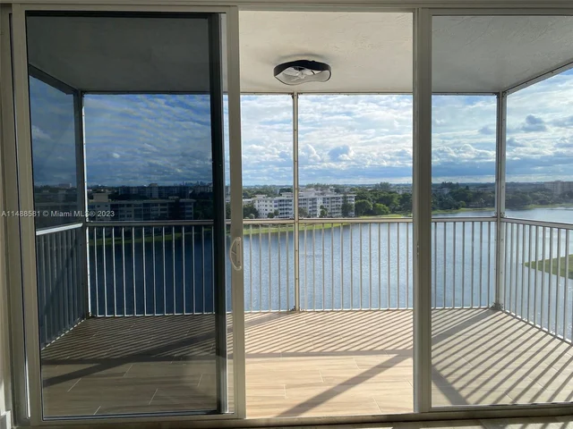 2900 N Course Dr # 1008, Pompano Beach FL 33069