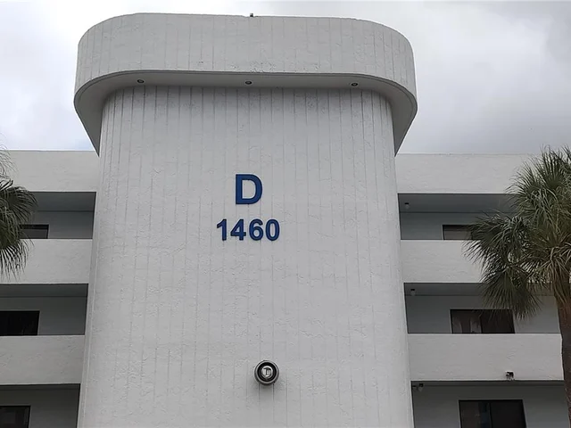 1460 Sheridan St # 2D, Hollywood FL 33020