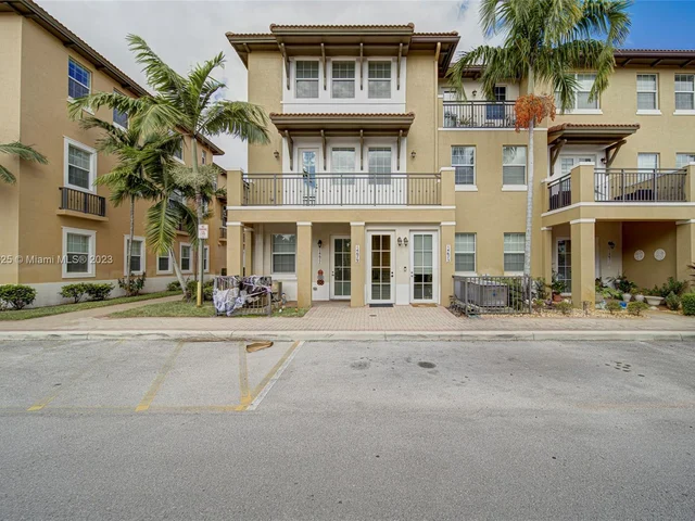 14679 SW 9th St # 1801, Pembroke Pines FL 33027