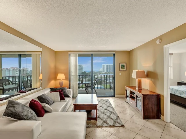 801 N Ocean Blvd # 803, Pompano Beach FL 33062