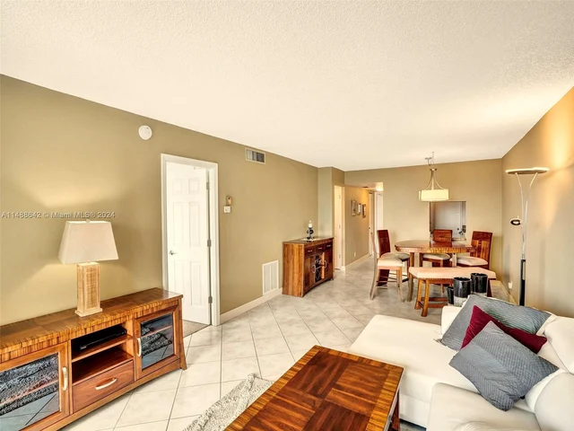 801 N Ocean Blvd # 803, Pompano Beach FL 33062