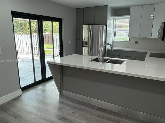 2528 NW 99th Ave # 2528, Coral Springs FL 33065