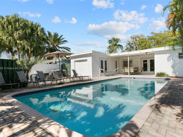 1422 Coolidge St, Hollywood FL 33020