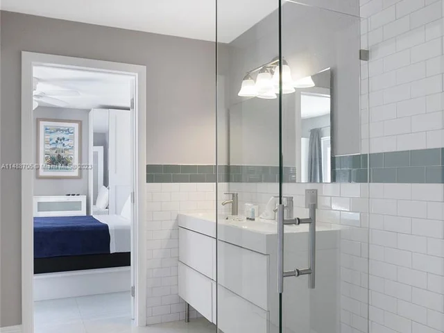 1422 Coolidge St, Hollywood FL 33020