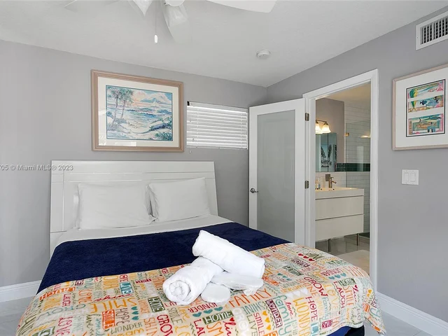 1422 Coolidge St, Hollywood FL 33020