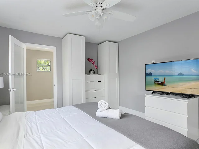 1422 Coolidge St, Hollywood FL 33020