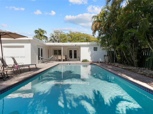 1422 Coolidge St, Hollywood FL 33020