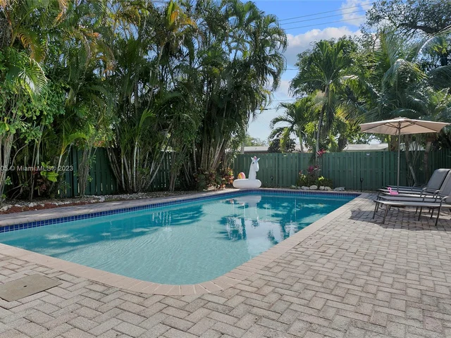 1422 Coolidge St, Hollywood FL 33020