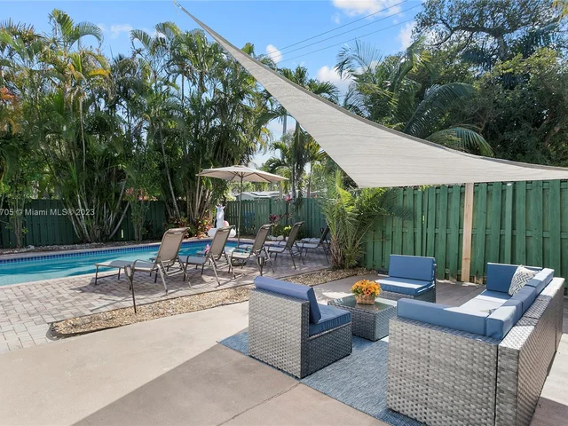 1422 Coolidge St, Hollywood FL 33020