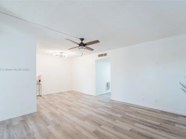 2041 NW 81st Ave # 427, Pembroke Pines FL 33024