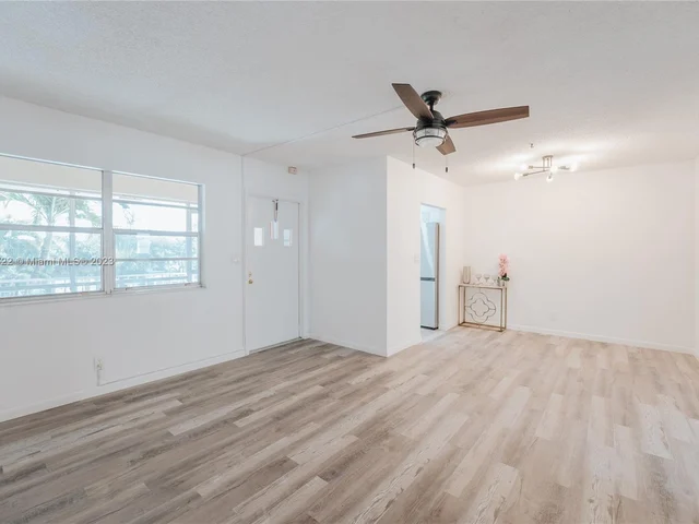 2041 NW 81st Ave # 427, Pembroke Pines FL 33024
