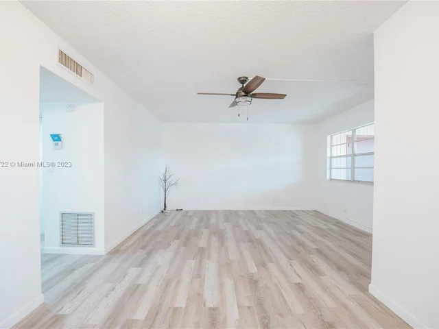 2041 NW 81st Ave # 427, Pembroke Pines FL 33024