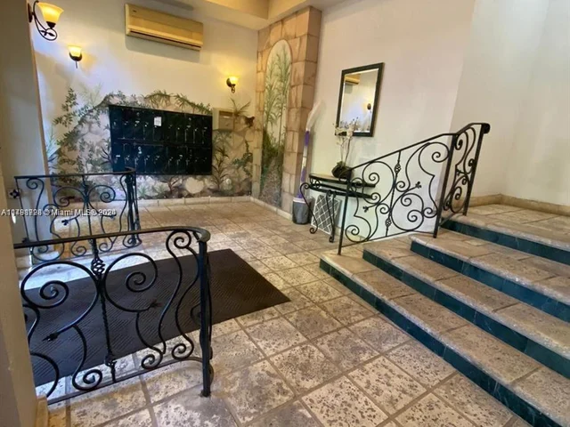 747 Michigan Ave # 106, Miami Beach FL 33139