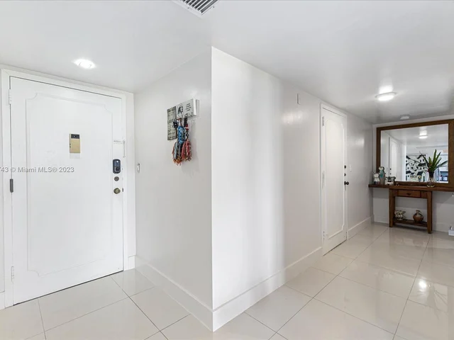 10000 W Bay Harbor Dr # 503, Bay Harbor Islands FL 33154