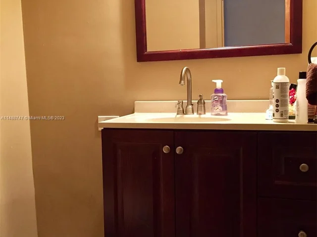 8400 Byron Ave # 5E, Miami Beach FL 33141