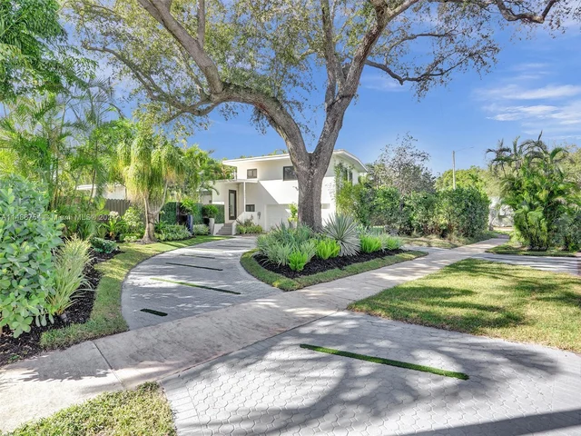 18560 NE 20th Ct, North Miami Beach FL 33179