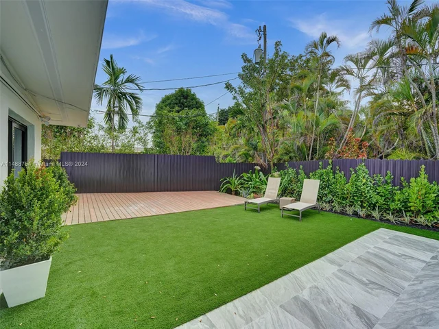 18560 NE 20th Ct, North Miami Beach FL 33179