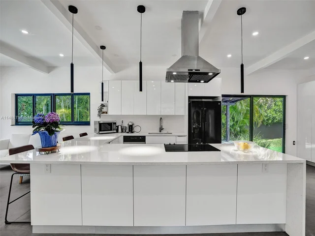 18560 NE 20th Ct, North Miami Beach FL 33179